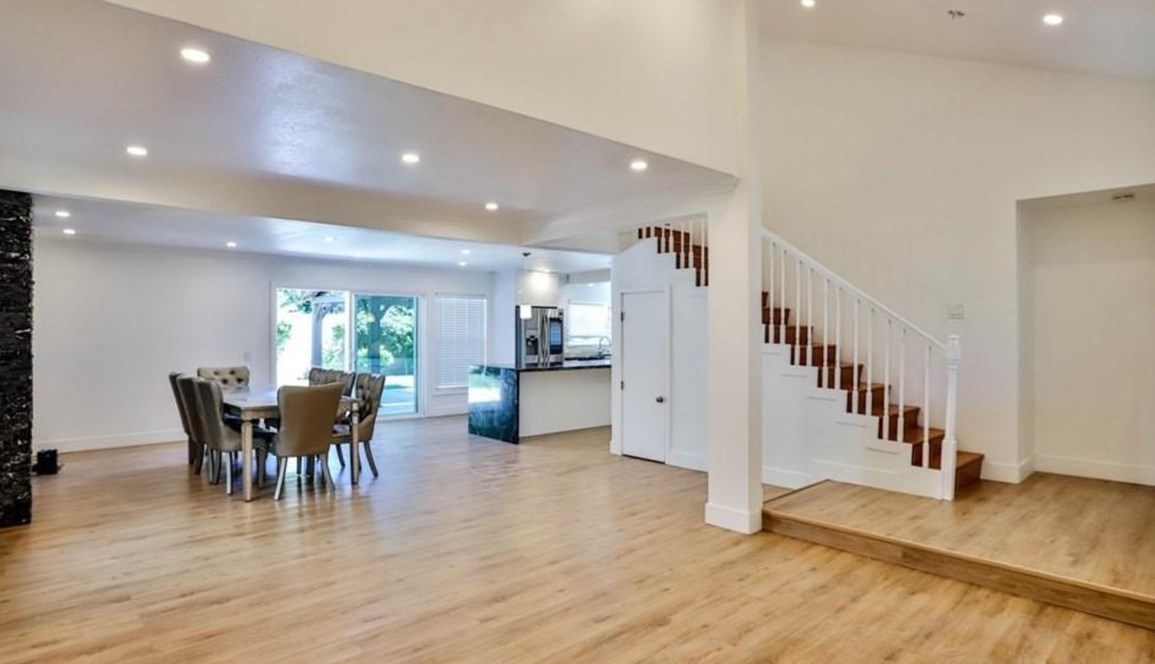 8571 Mossford Dr, Huntington Beach CA  92646-3944 exterior