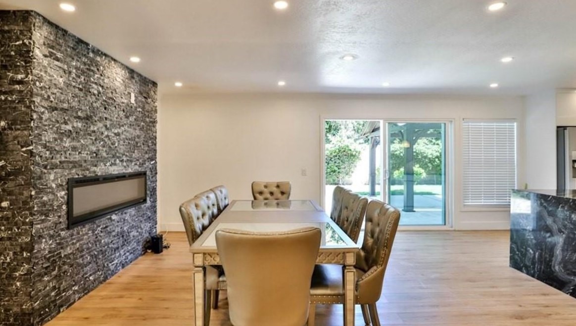 8571 Mossford Dr, Huntington Beach CA  92646-3944 exterior