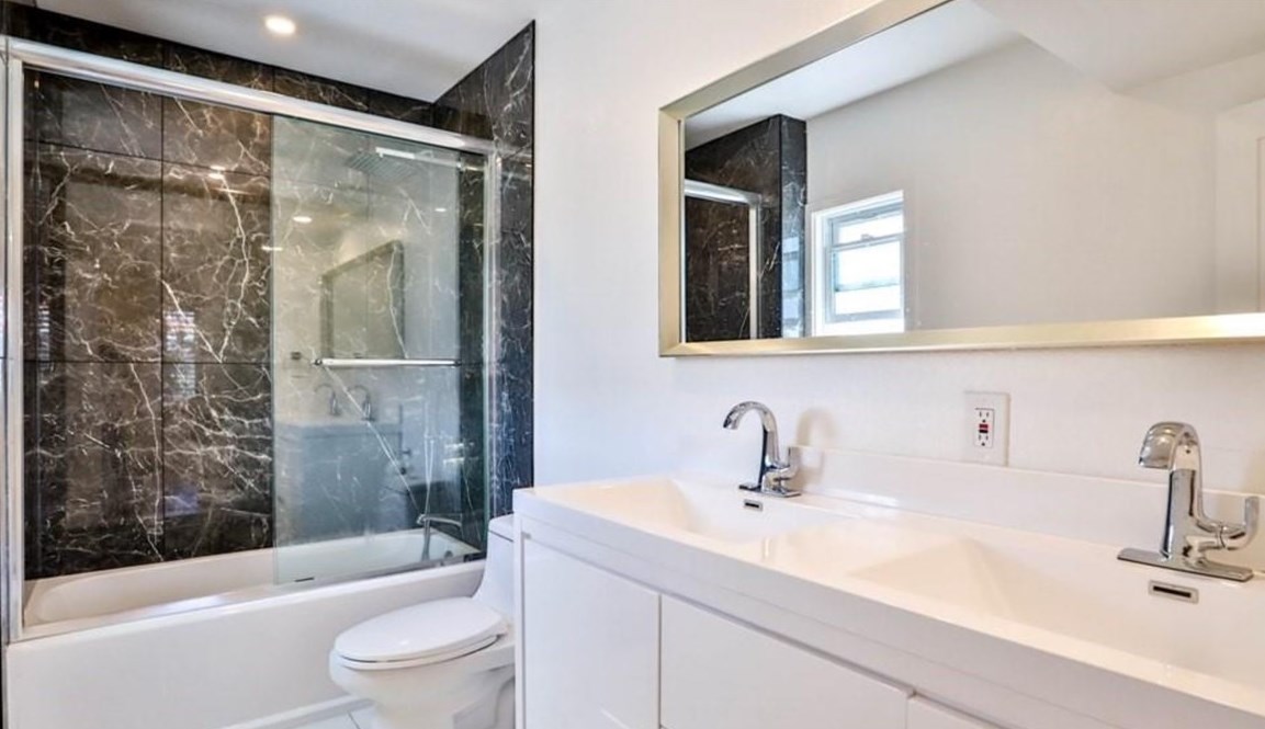 8571 Mossford Dr, Huntington Beach CA  92646-3944 exterior