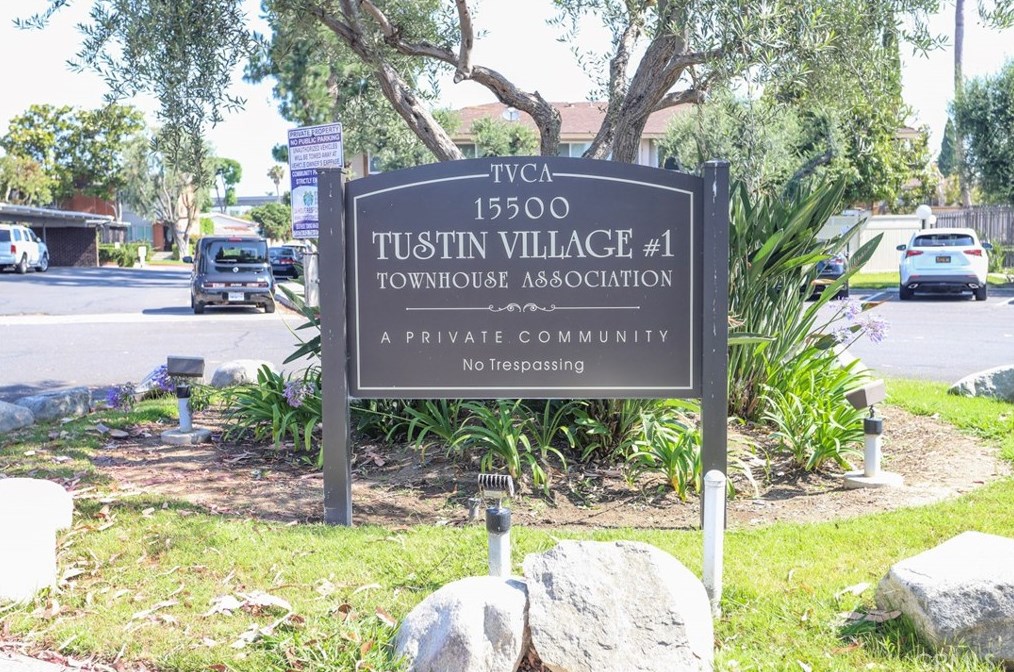 15500 Tustin Village Way, Tustin CA  92780-4208 exterior