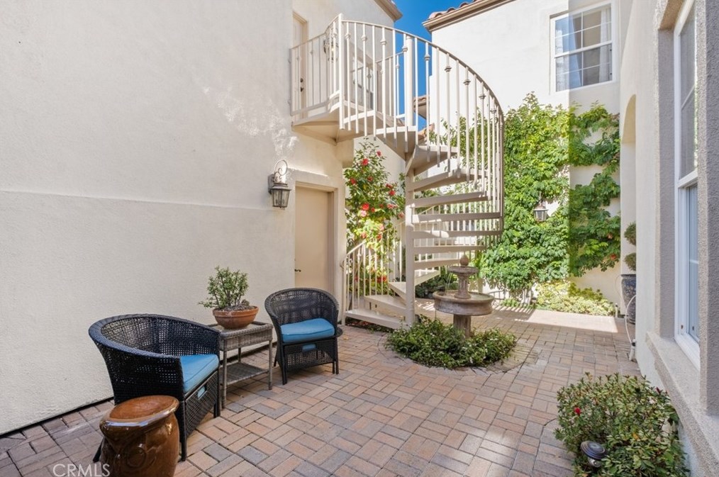 18 Prestwick Ct, Trabuco Canyon CA  92679-5001 exterior