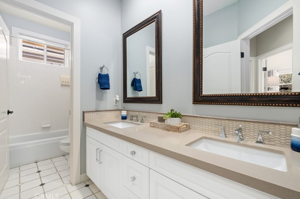 18 Prestwick Ct, Trabuco Canyon CA  92679-5001 exterior