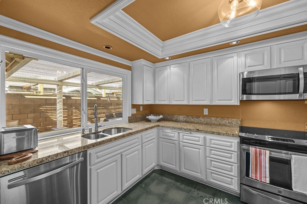 12 Cape Cod, Irvine CA  92620-2711 exterior