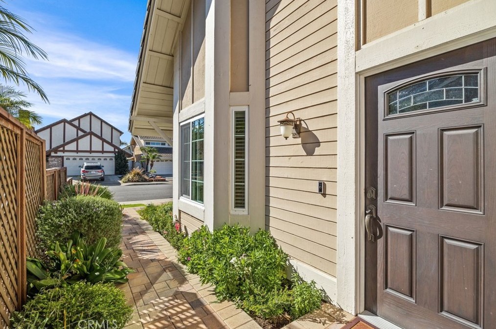 12 Cape Cod, Irvine CA  92620-2711 exterior