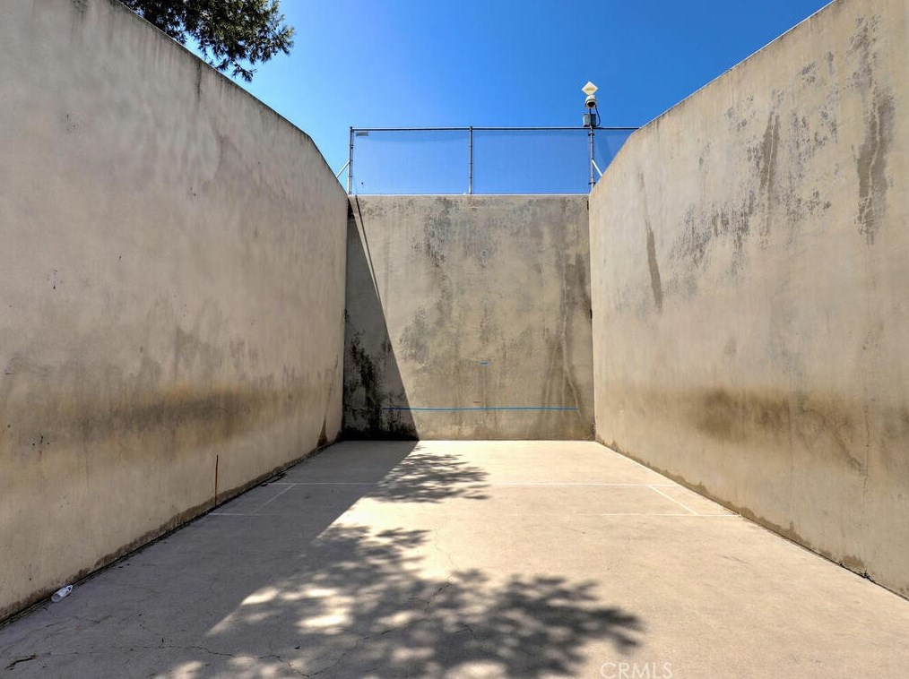 10 Goldenbush, Irvine CA  92604-2839 exterior