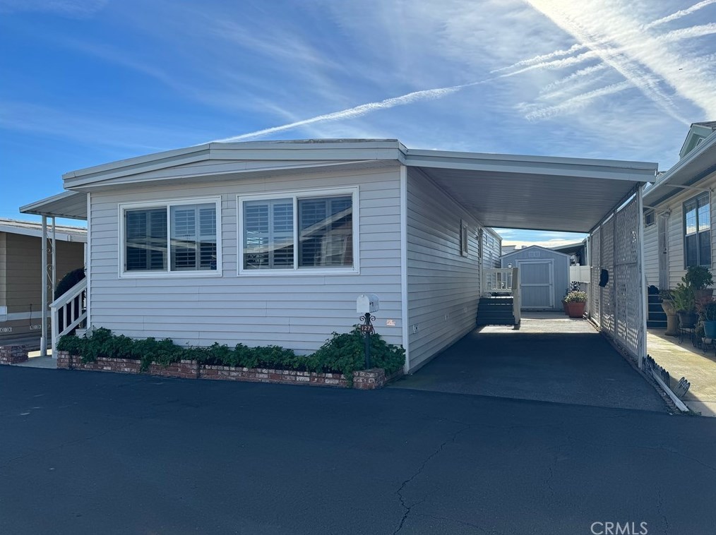 15621 Beach Blvd, Westminster CA  92683-7108 exterior