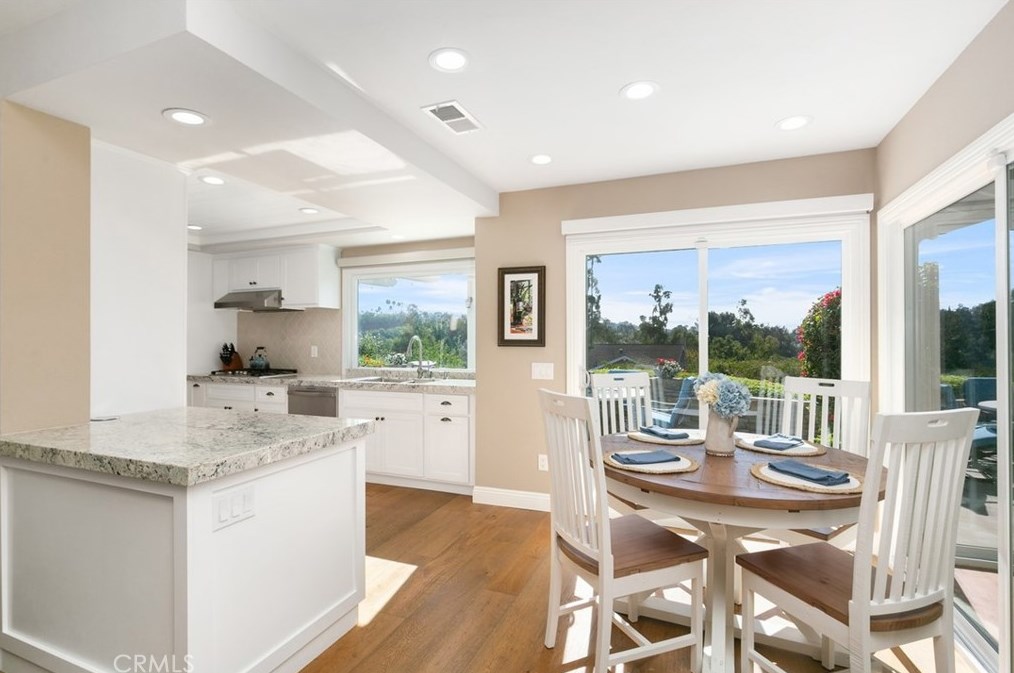 24252 Cherry Hills Pl, Laguna Beach CA  92677-2474 exterior