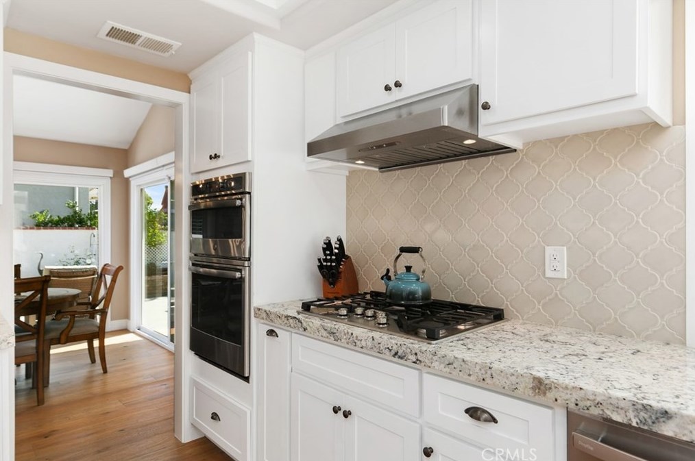 24252 Cherry Hills Pl, Laguna Beach CA  92677-2474 exterior