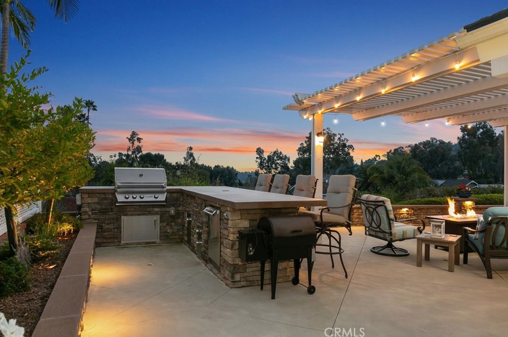 24252 Cherry Hills Pl, Laguna Beach CA  92677-2474 exterior