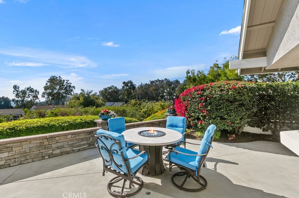 24252 Cherry Hills Pl, Laguna Beach CA  92677-2474 exterior