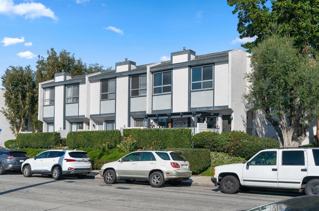 2100 Palmyra Ave, Orange CA  92868-3763 exterior