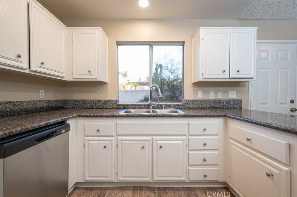 11991 Ocotillo Dr, Fontana CA  92337-2867 exterior