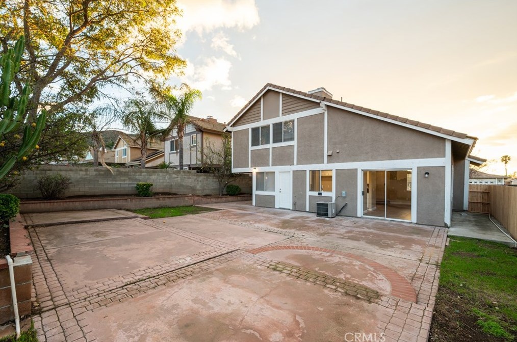 11991 Ocotillo Dr, Fontana CA  92337-2867 exterior