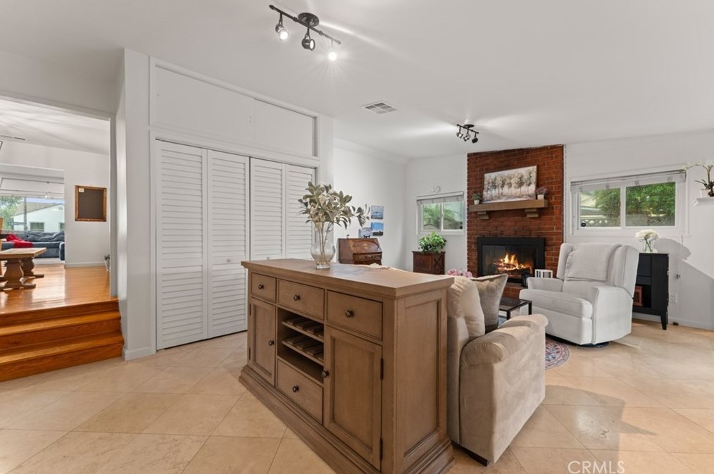 5441 Premiere Ave, Lakewood CA  90712-2009 exterior