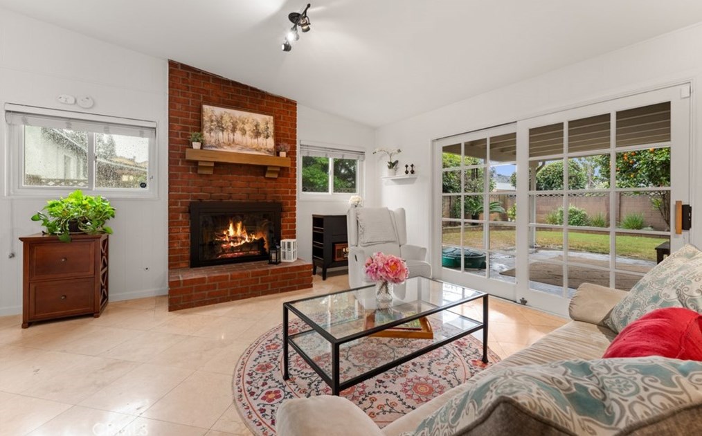 5441 Premiere Ave, Lakewood CA  90712-2009 exterior