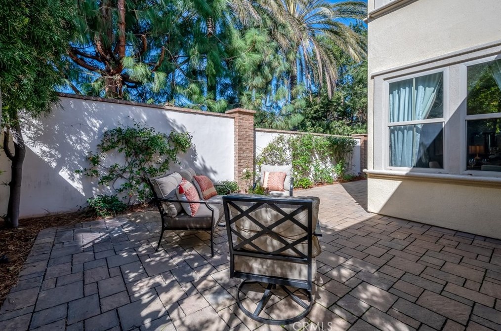 61 Serenity, Irvine CA  92618-1511 exterior