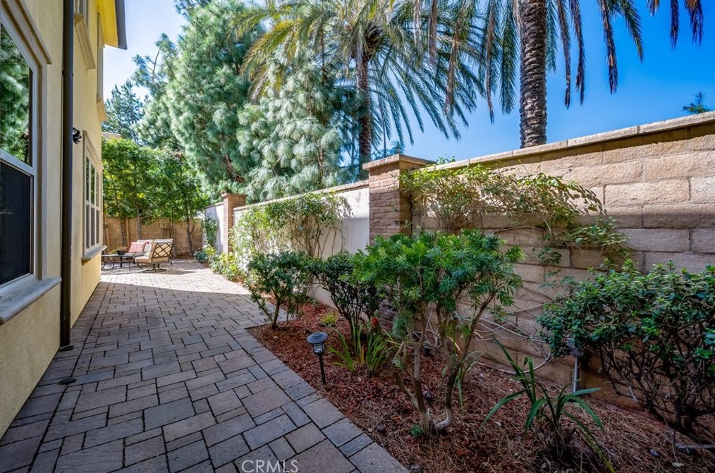 61 Serenity, Irvine CA  92618-1511 exterior