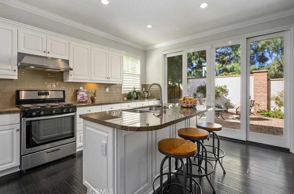 61 Serenity, Irvine CA  92618-1511 exterior