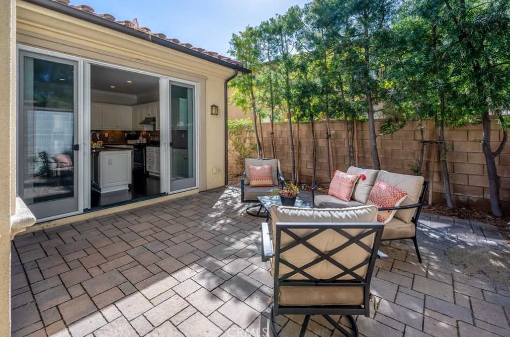 61 Serenity, Irvine CA  92618-1511 exterior