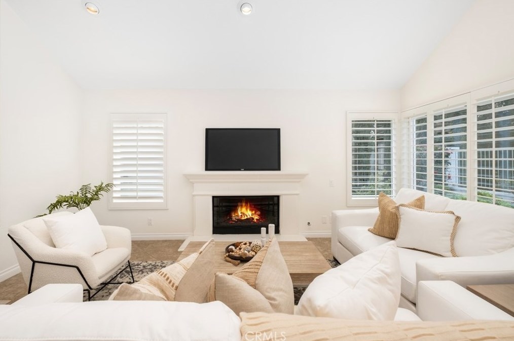 2 Malaquita, Trabuco Canyon CA  92679-4147 exterior