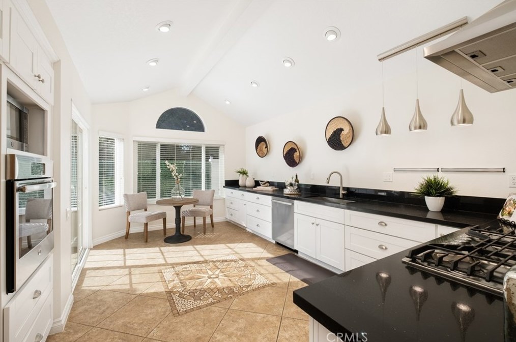 2 Malaquita, Trabuco Canyon CA  92679-4147 exterior