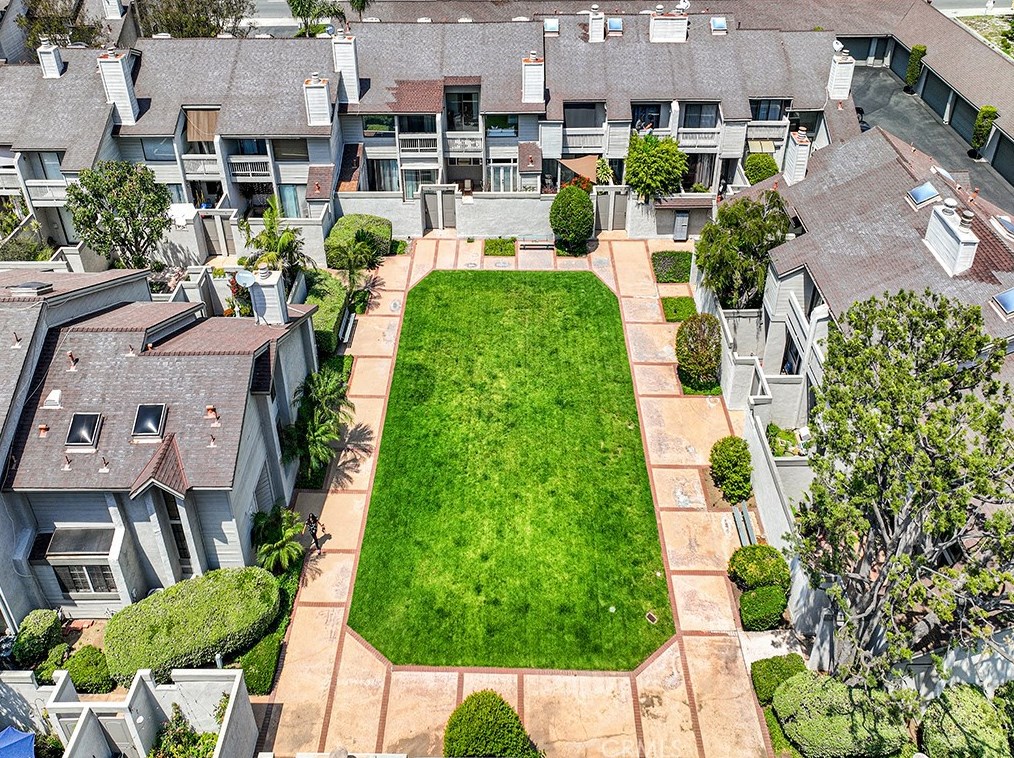 2220 Chapman Ave, Fullerton CA  92831-4219 exterior