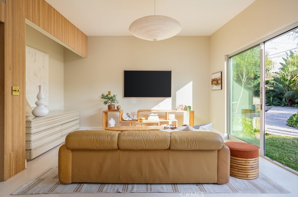 1062 Tehachapi Dr, Long Beach CA  90807-2452 exterior