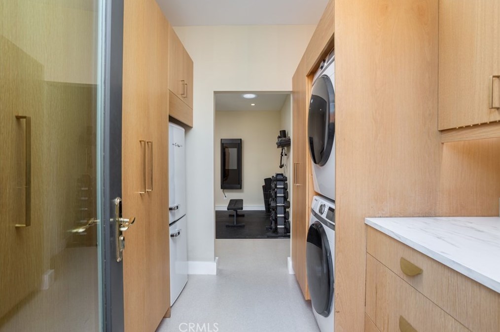 1062 Tehachapi Dr, Long Beach CA  90807-2452 exterior