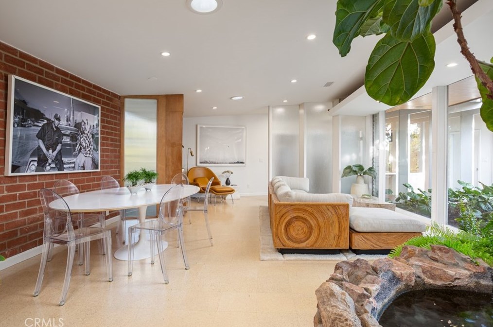 1062 Tehachapi Dr, Long Beach CA  90807-2452 exterior