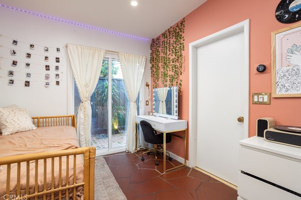 1062 Tehachapi Dr, Long Beach CA  90807-2452 exterior