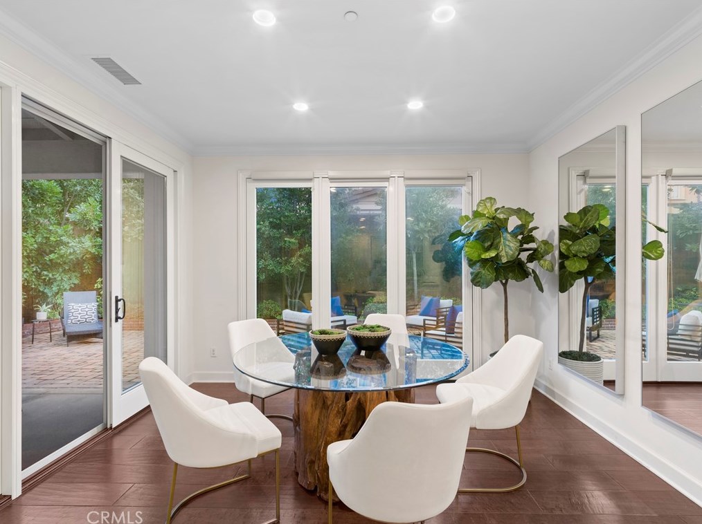 62 Livia, Irvine CA  92618-0102 exterior