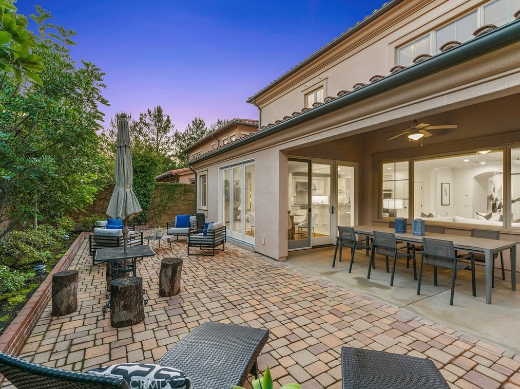 62 Livia, Irvine CA  92618-0102 exterior