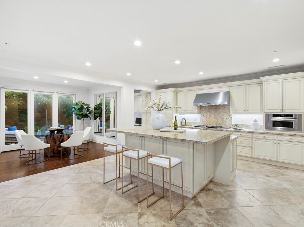 62 Livia, Irvine CA  92618-0102 exterior