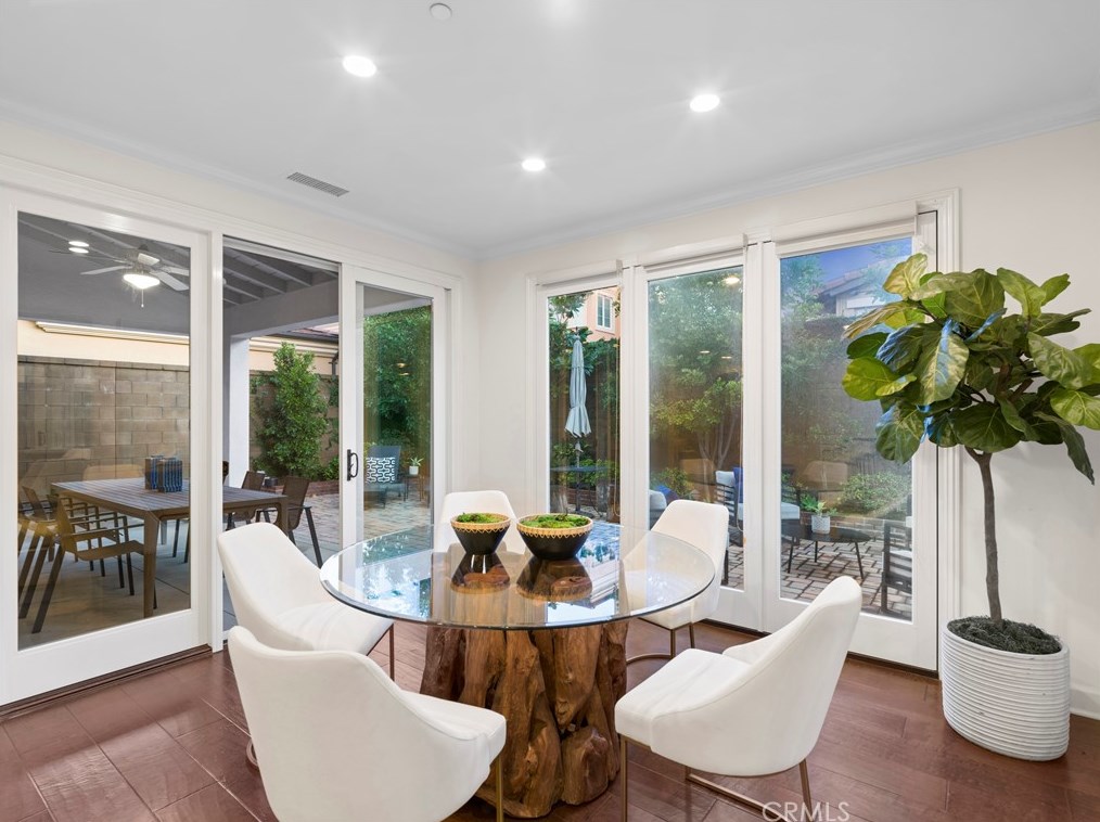 62 Livia, Irvine CA  92618-0102 exterior