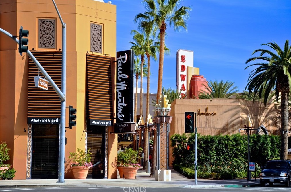 62 Livia, Irvine CA  92618-0102 exterior