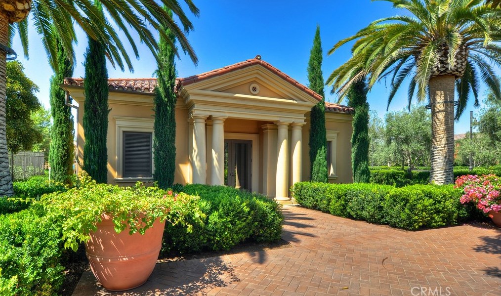 62 Livia, Irvine CA  92618-0102 exterior