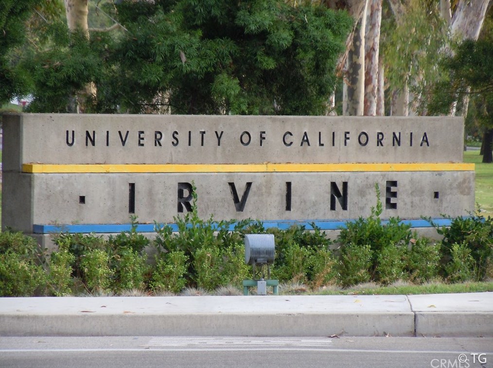 62 Livia, Irvine CA  92618-0102 exterior