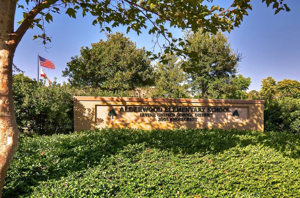 62 Livia, Irvine CA  92618-0102 exterior