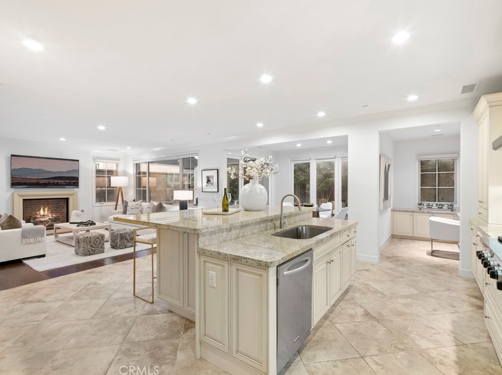 62 Livia, Irvine CA  92618-0102 exterior