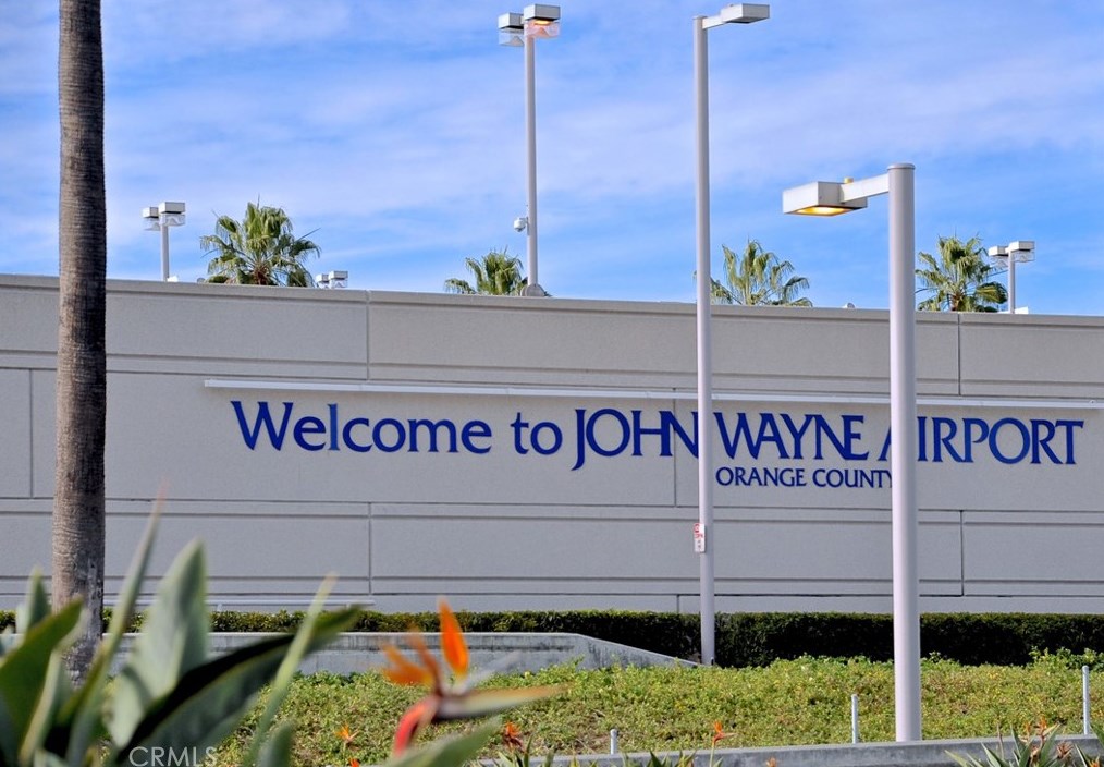 62 Livia, Irvine CA  92618-0102 exterior