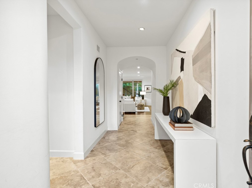 62 Livia, Irvine CA  92618-0102 exterior