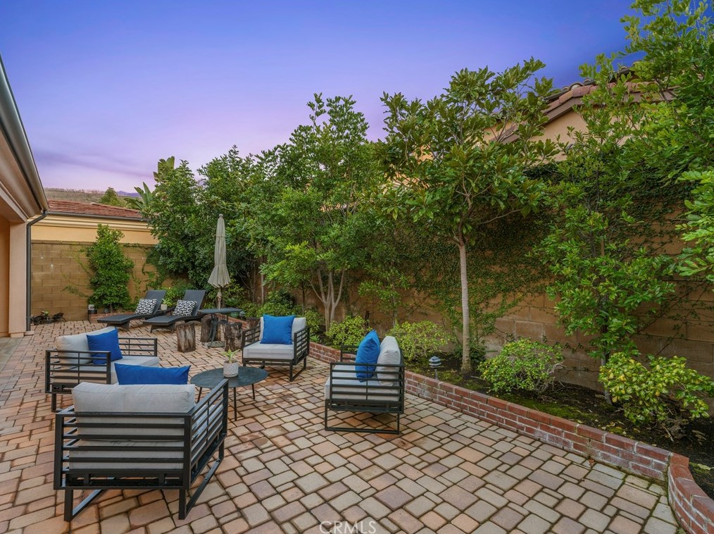 62 Livia, Irvine CA  92618-0102 exterior