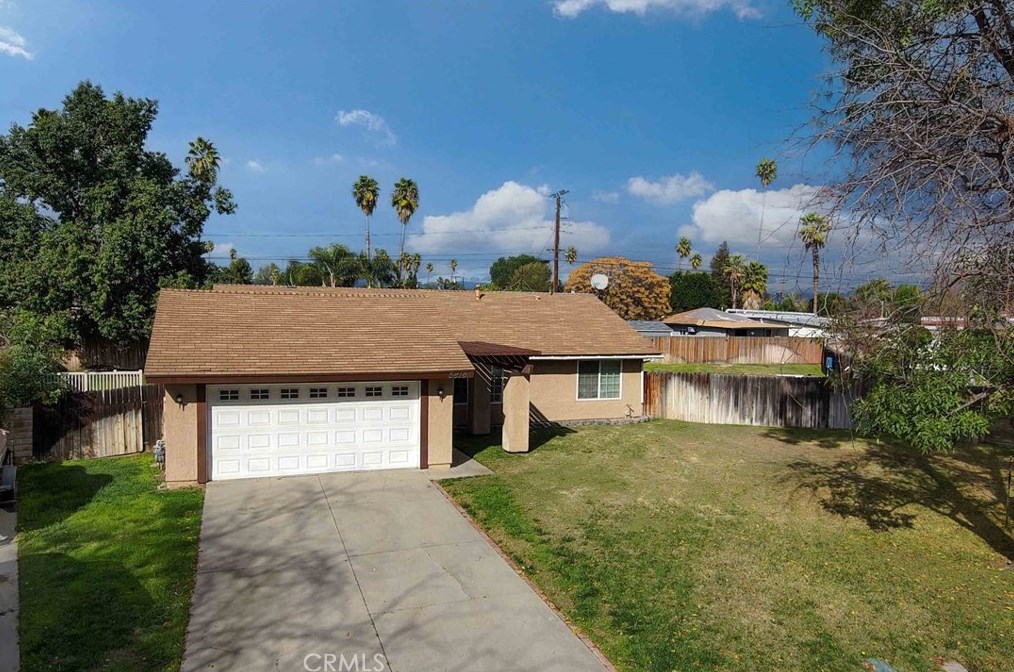 6818 Canoga Pl, Riverside CA  92504-2101 exterior