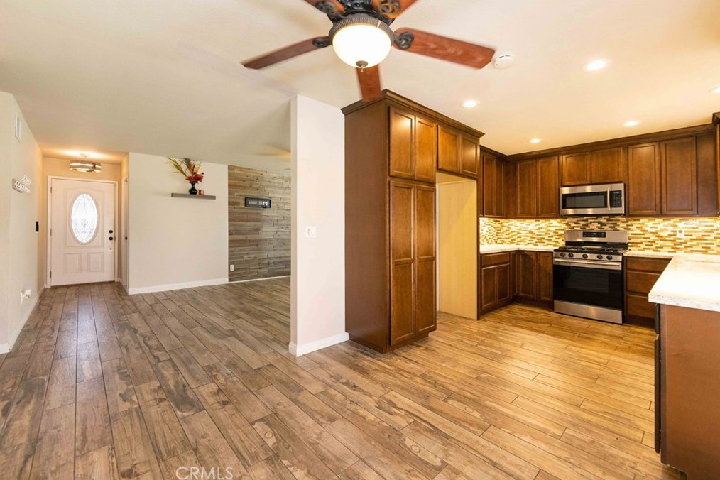 6818 Canoga Pl, Riverside CA  92504-2101 exterior