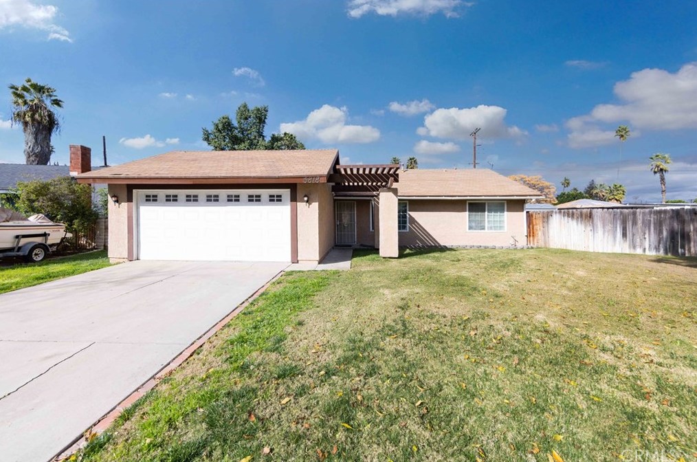 6818 Canoga Pl, Riverside CA  92504-2101 exterior