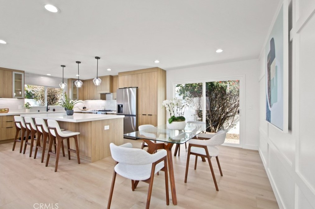 9361 Candlewood Dr, Huntington Beach CA  92646-4725 exterior