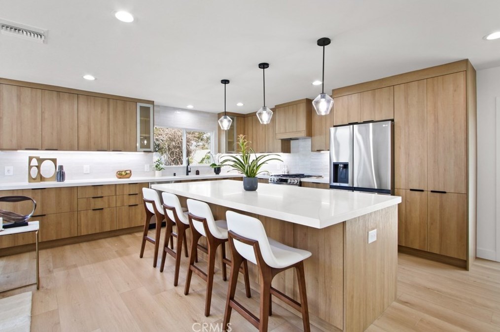 9361 Candlewood Dr, Huntington Beach CA  92646-4725 exterior