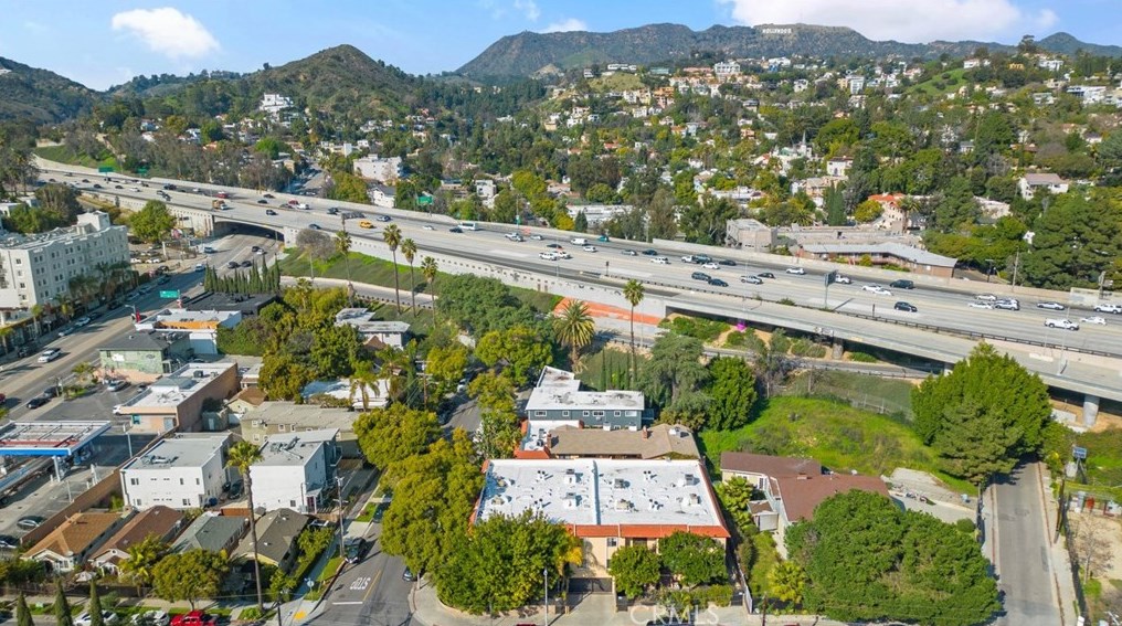 1920 Holly Dr, Los Angeles CA  90068-3873 exterior