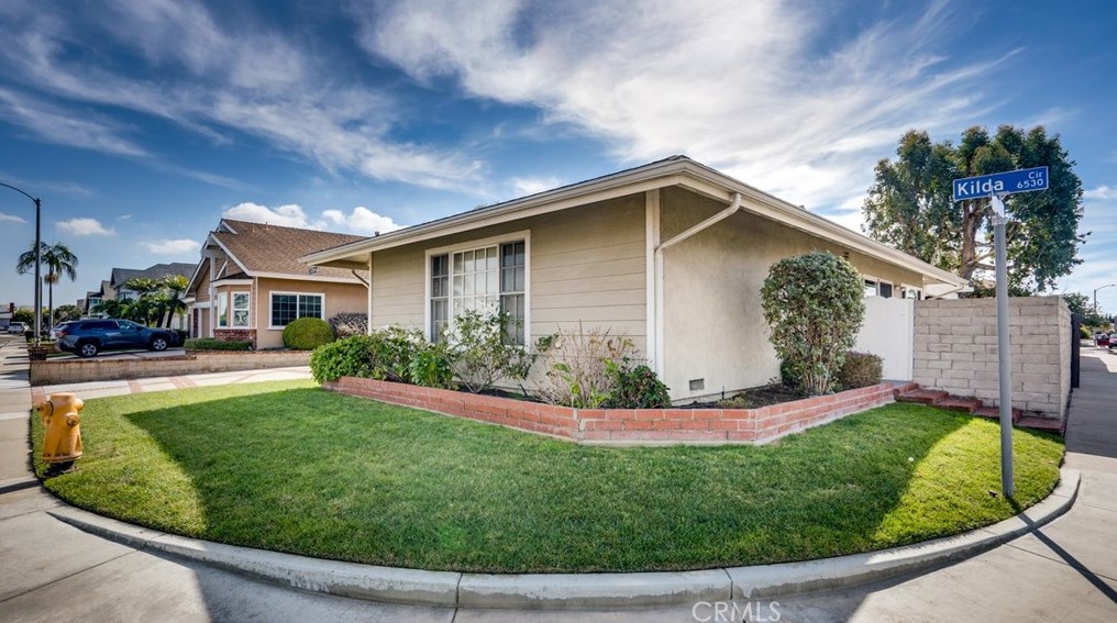 6532 Kilda Cir, Huntington Beach CA  92647-5625 exterior