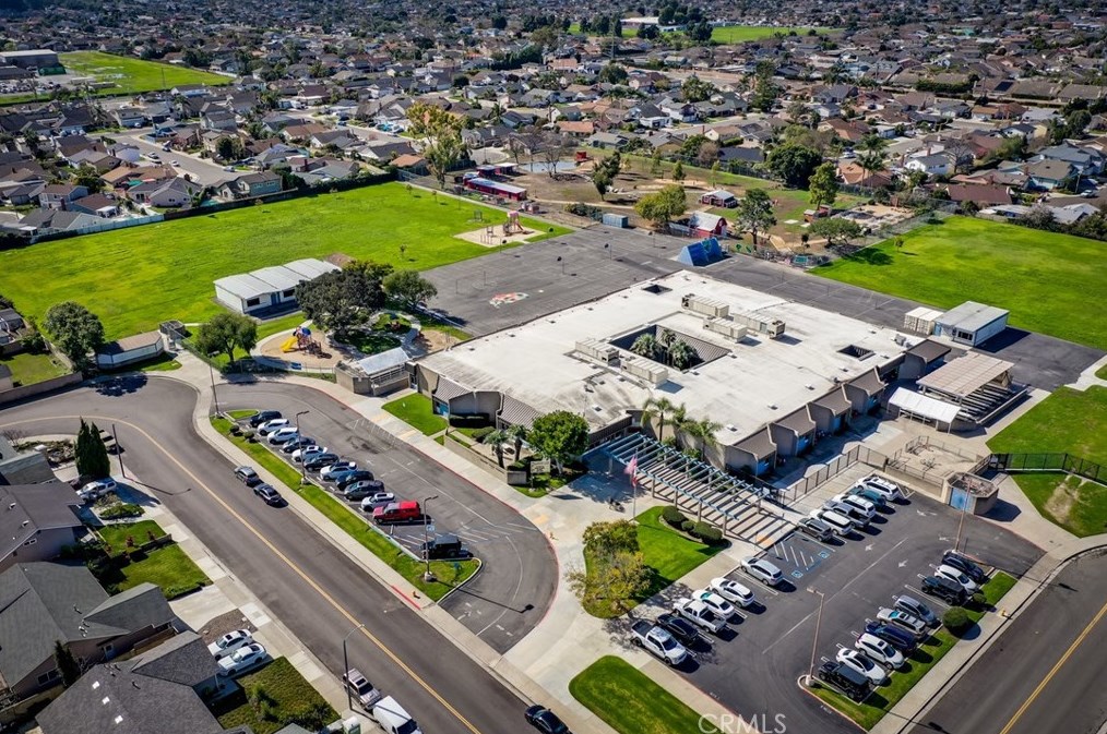 6532 Kilda Cir, Huntington Beach CA  92647-5625 exterior